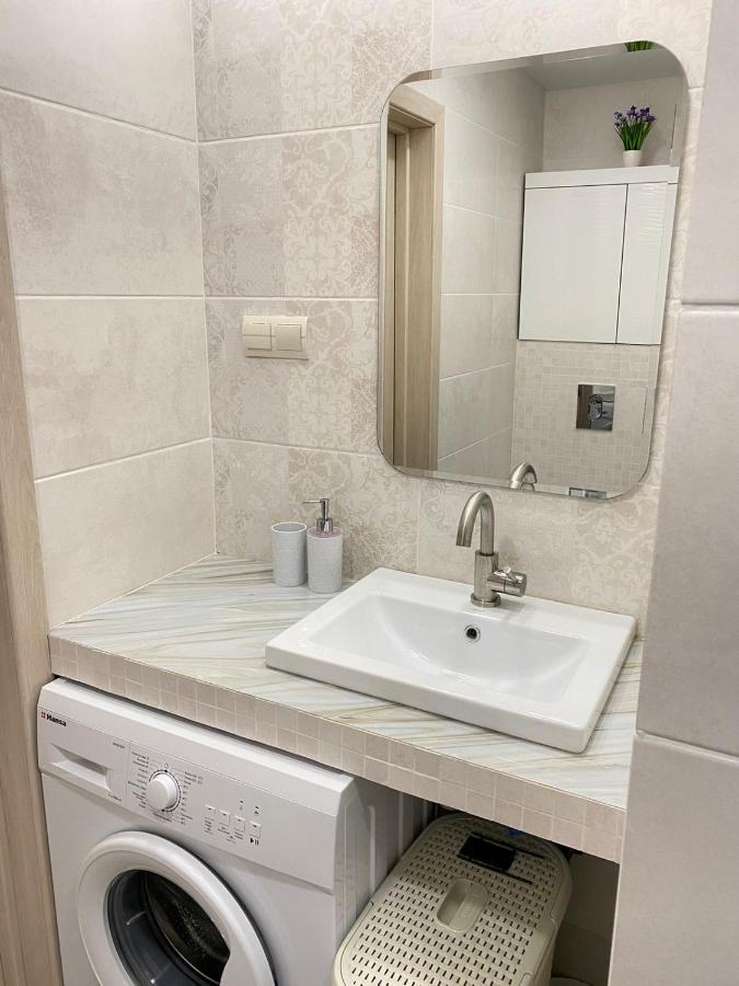 Suite Mira Avenue Center Двухкомнатная Квартира В Центре Возле Тц Цум チェルニーヒウ エクステリア 写真